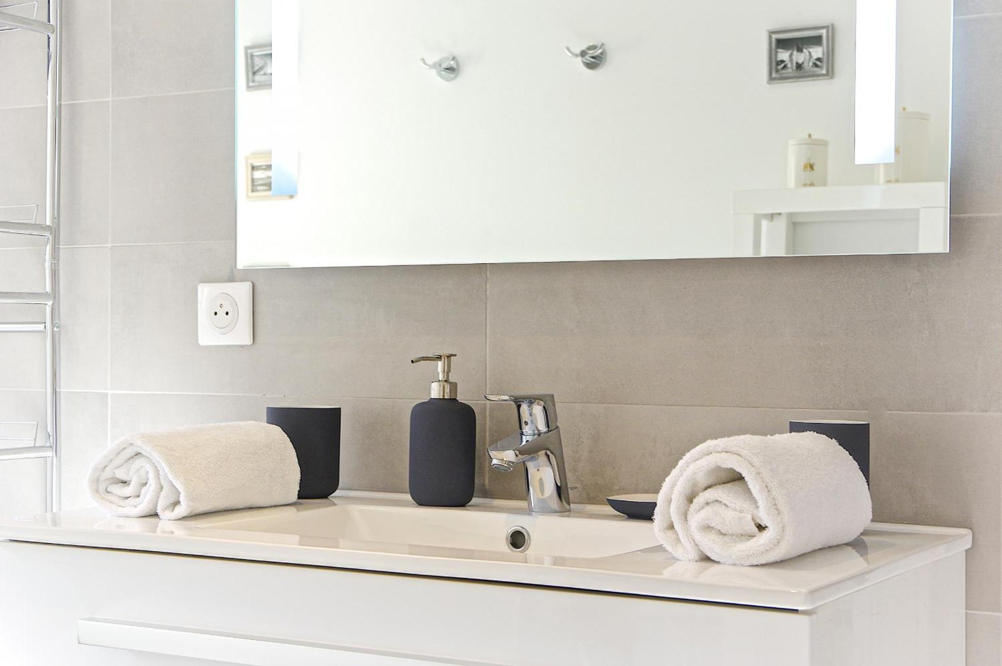 Fondaudege - Appartement 1 Chambre Avec Parking บอร์โด ภายนอก รูปภาพ